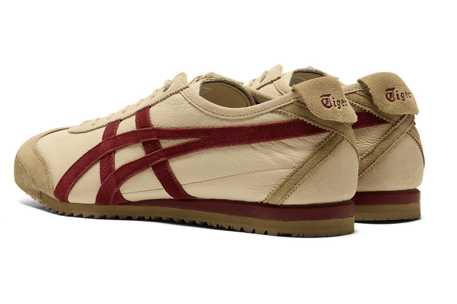 Vista em detalhe do Onitsuka Tiger Onitsuka Tiger Mexico 66 SD Beige Beet Juice mostrando textura do material e acabamento