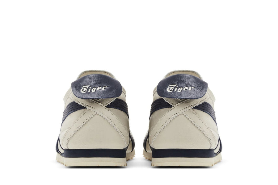 Vista superior do Onitsuka Tiger Onitsuka Tiger México 66 SD Birch Peacoat mostrando abertura, lingueta e cadarços
