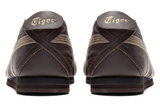 Vista frontal do Onitsuka Tiger Onitsuka Tiger Mexico 66 SD Licorice Brown Champagne mostrando biqueira e costuras