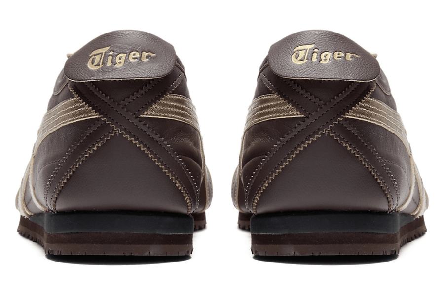Vista frontal do Onitsuka Tiger Onitsuka Tiger Mexico 66 SD Licorice Brown Champagne mostrando biqueira e costuras