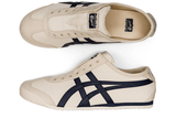 Vista na caixa do Onitsuka Tiger Onitsuka Tiger Mexico 66 Slip-On Birch Midnight mostrando embalagem original da marca
