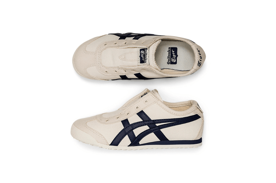 Vista frontal do Onitsuka Tiger Onitsuka Tiger Mexico 66 Slip-On Kids Birch/Midnight mostrando biqueira e costuras