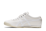 Vista lateral do Onitsuka Tiger Onitsuka Tiger Mexico 66 Slip-On White mostrando design do cabedal e logo da marca