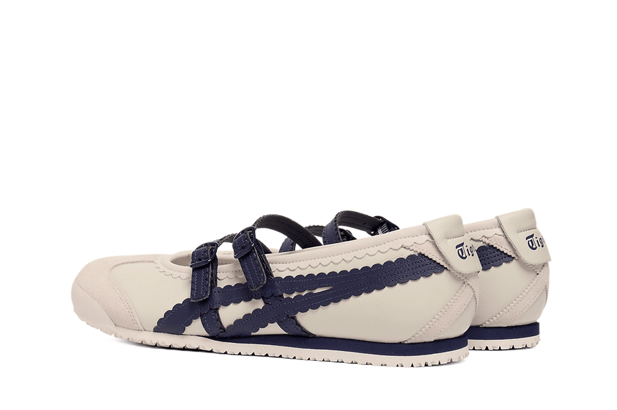 Vista superior do Onitsuka Tiger Onitsuka Tiger Mexico 66 TGRS Birch Peacoat mostrando abertura, lingueta e cadarços