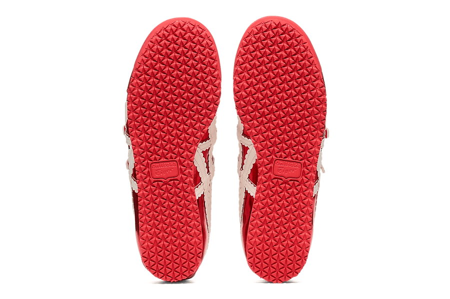 Vista do solado do Onitsuka Tiger Onitsuka Tiger Mexico 66 TGRS Classic Red/Cream mostrando padrão de tração e tecnologia de amortecimento