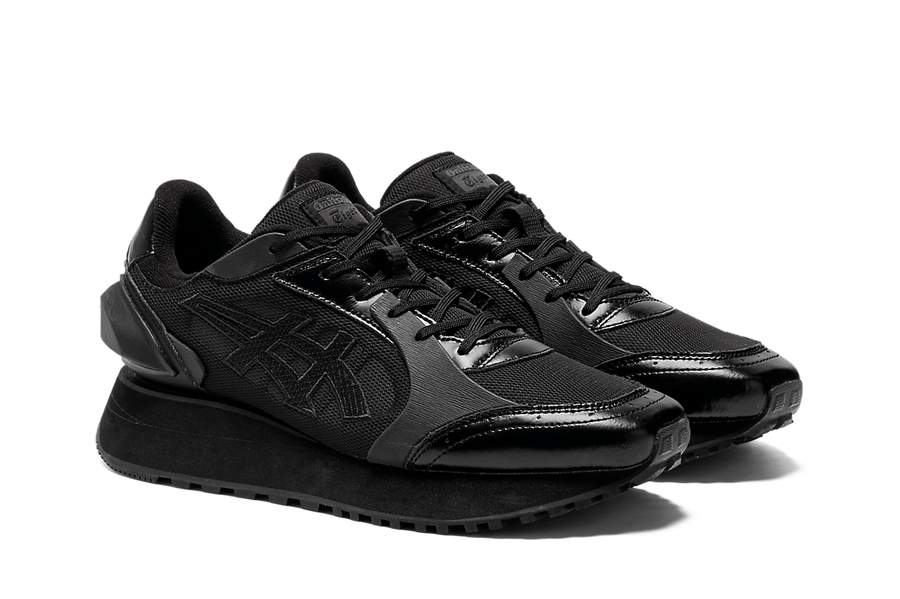 Vista traseira do Onitsuka Tiger Onitsuka Tiger Moage Black/Graphite Grey mostrando calcanheira e detalhes do solado
