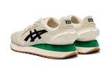 Vista frontal do Onitsuka Tiger Onitsuka Tiger Moage CO Cream Black mostrando biqueira e costuras