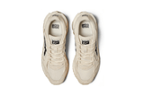 Vista na caixa do Onitsuka Tiger Onitsuka Tiger Moage CO Cream Black mostrando embalagem original da marca