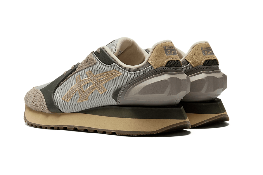 Vista traseira do Onitsuka Tiger Onitsuka Tiger Moage Co Oyster Grey/Feather Grey mostrando calcanheira e detalhes do solado
