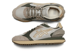 Vista na caixa do Onitsuka Tiger Onitsuka Tiger Moage Co Oyster Grey/Feather Grey mostrando embalagem original da marca