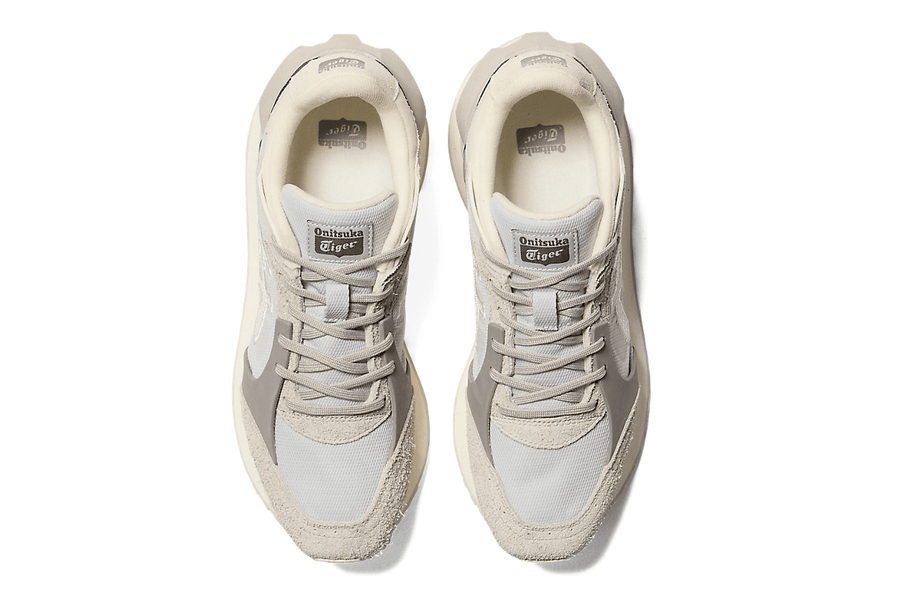 Vista frontal do Onitsuka Tiger Onitsuka Tiger Moage Glacier Grey/Off White mostrando biqueira e costuras