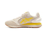Vista lateral do Onitsuka Tiger Onitsuka Tiger Moage Mineral Beige/Vibrant Yellow mostrando design do cabedal e logo da marca