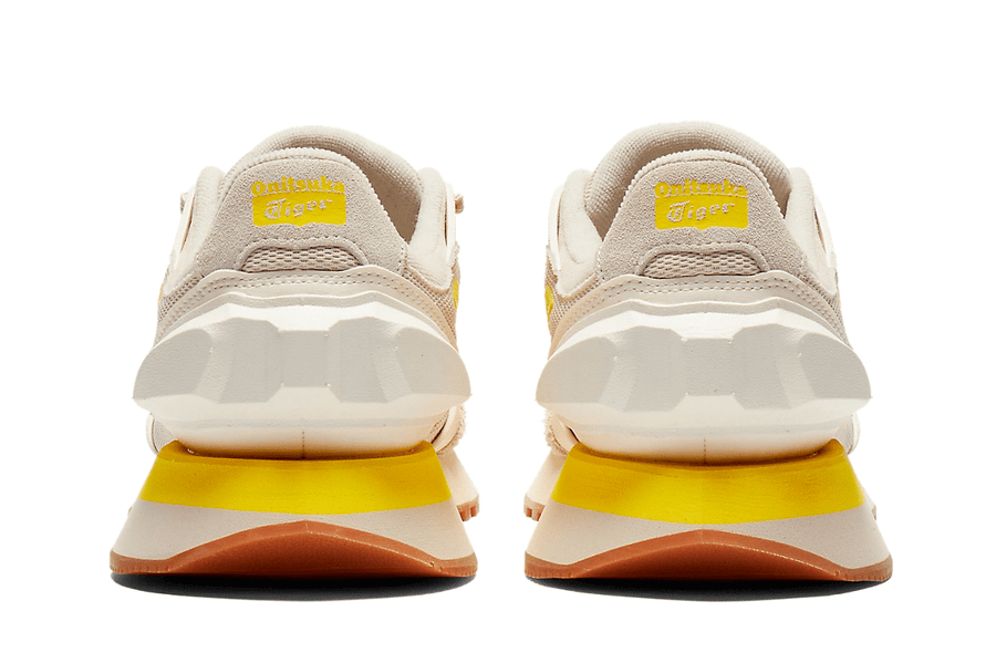 Vista frontal do Onitsuka Tiger Onitsuka Tiger Moage Mineral Beige/Vibrant Yellow mostrando biqueira e costuras