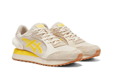 Vista na caixa do Onitsuka Tiger Onitsuka Tiger Moage Mineral Beige/Vibrant Yellow mostrando embalagem original da marca