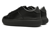 Vista frontal do Onitsuka Tiger Onitsuka Tiger Otiger Court Black/Black mostrando biqueira e costuras