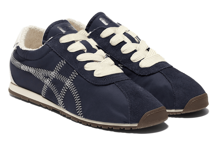 Vista superior do Onitsuka Tiger Onitsuka Tiger Tiger Corsair A55 Midnight Cream mostrando abertura, lingueta e cadarços