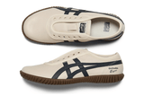 Vista na caixa do Onitsuka Tiger Onitsuka Tiger Tsunahiki Slip-On Birch/Indigo Navy mostrando embalagem original da marca