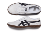 Vista na caixa do Onitsuka Tiger Onitsuka Tiger Tsunahiki Slip-On White/Black mostrando embalagem original da marca