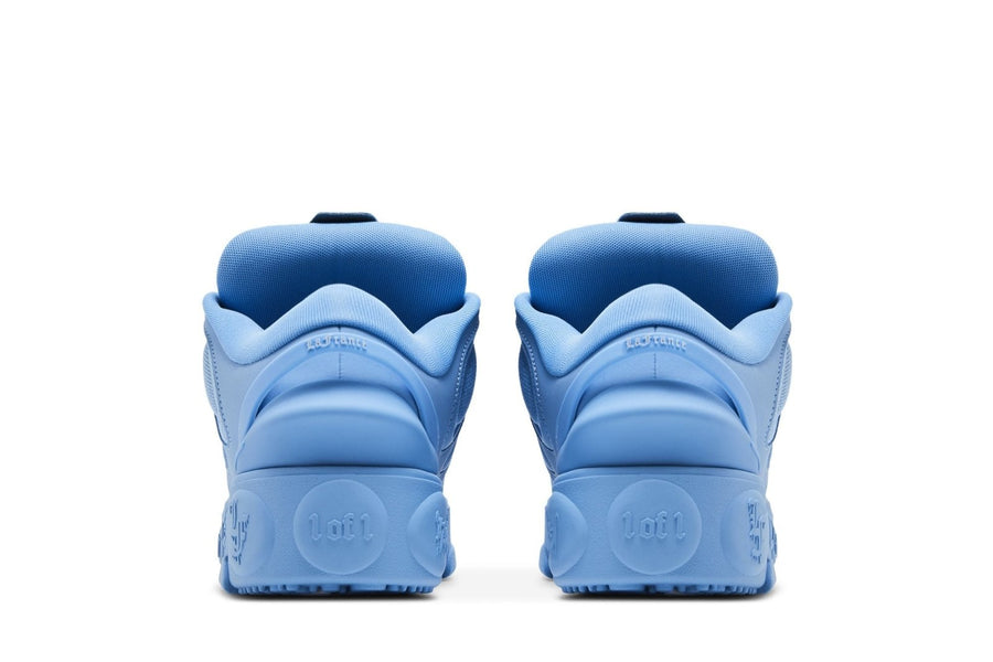 Vista superior do Puma Puma LaFrancé Moment Team Light Blue x Lamelo Ball mostrando abertura, lingueta e cadarços