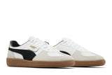Vista frontal do Puma Puma Palermo Leather White Vapor Grey Gum mostrando biqueira e costuras