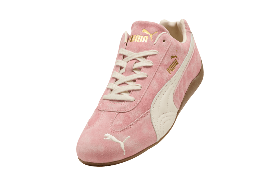 Vista frontal do Puma Puma Speedcat Faded Carnation Pink Alpine Snow mostrando biqueira e costuras