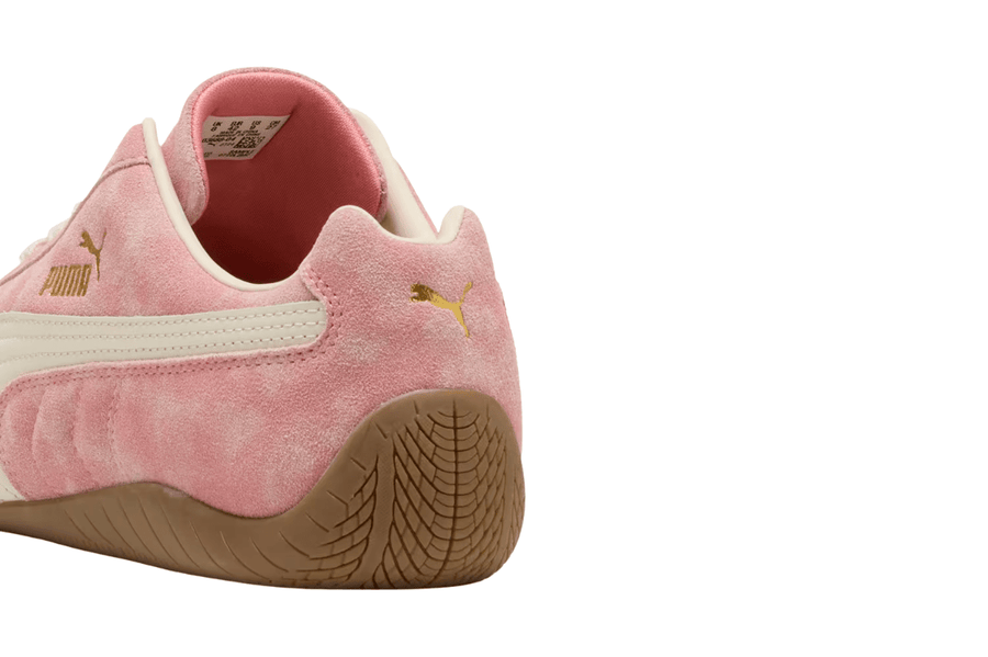 Vista superior do Puma Puma Speedcat Faded Carnation Pink Alpine Snow mostrando abertura, lingueta e cadarços
