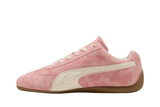 Vista lateral do Puma Puma Speedcat Faded Carnation Pink Alpine Snow mostrando design do cabedal e logo da marca