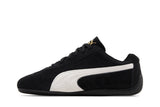 Vista lateral do Puma Puma Speedcat Og Black White mostrando design do cabedal e logo da marca