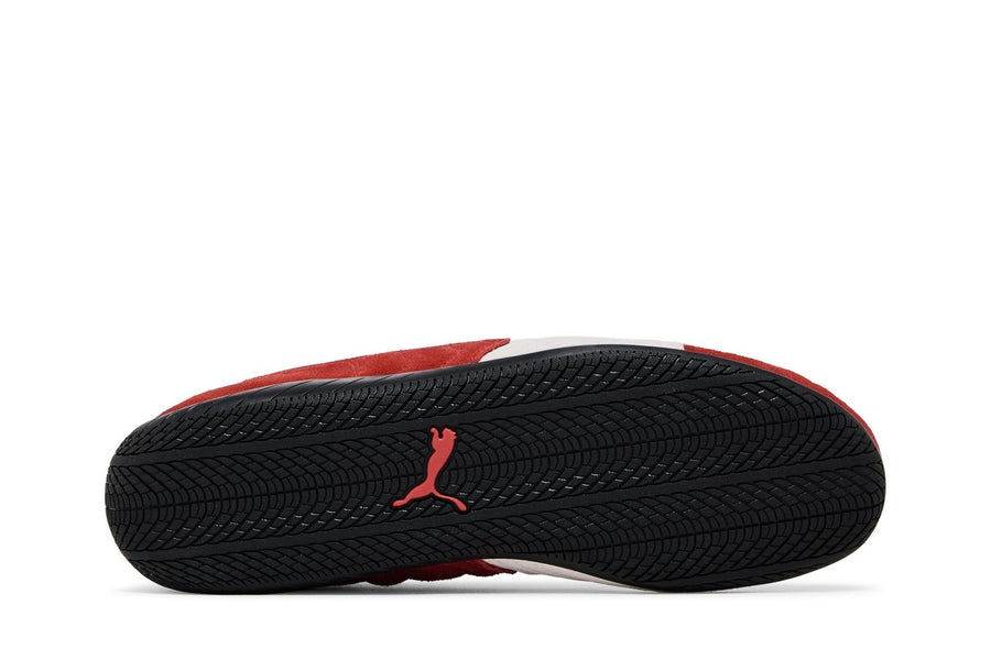 Vista traseira do Puma Puma Speedcat Og Red White mostrando calcanheira e detalhes do solado