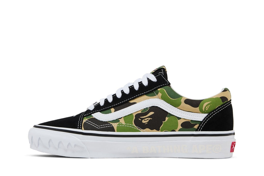 Vista lateral do Vans Vans Old Skool Lx  x Bape Abc Camo Pink Blue Green mostrando design do cabedal e logo da marca