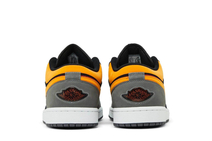 Tênis Nike Air Jordan 1 Low SE Vivid Orange Cinza por R$ 2.699,99