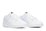 Vista frontal Nike Dunk Low Triple White