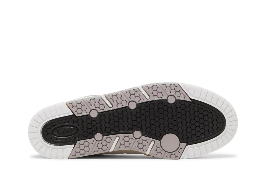 Vista traseira do Adidas adidas ADI2000 Chalk White mostrando calcanheira e detalhes do solado