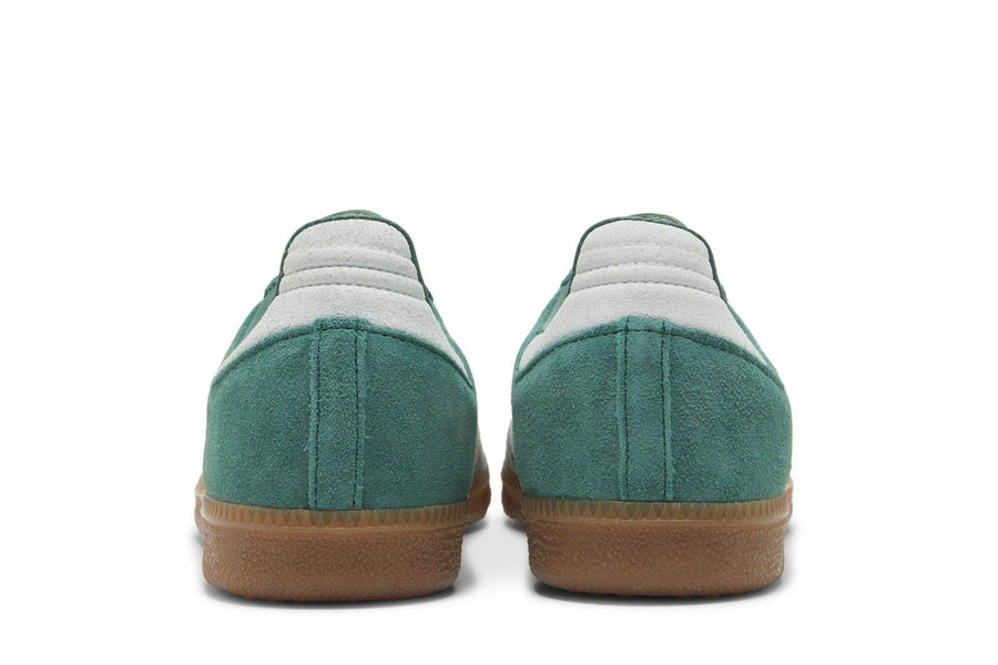 Vista superior do Adidas Adidas Samba Collegiate Green mostrando abertura, lingueta e cadarços