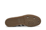Vista traseira do Adidas Adidas Samba OG Black Gum mostrando calcanheira e detalhes do solado