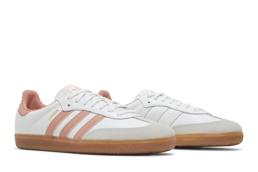 Vista frontal do Adidas Adidas Samba Wonder Clay mostrando biqueira e costuras