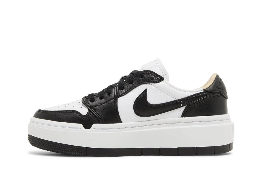 Vista lateral do Jordan Nike Air Jordan 1 Elevate Low Black White mostrando design do cabedal e logo da marca