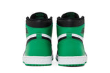 Vista superior do Jordan Nike Air Jordan 1 High OG Lucky Green mostrando abertura, lingueta e cadarços