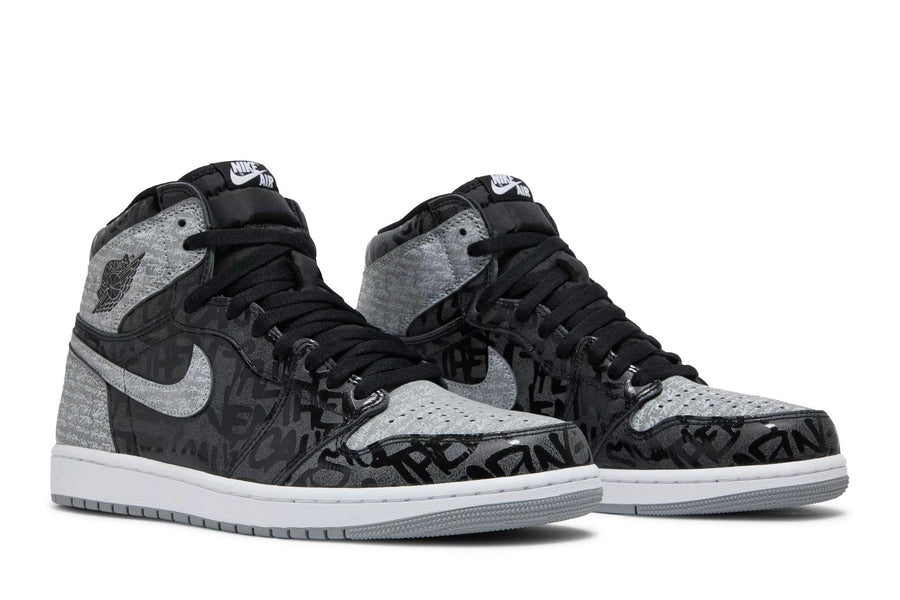 Vista frontal do Jordan Nike Air Jordan 1 High Og Rebellionaire mostrando biqueira e costuras