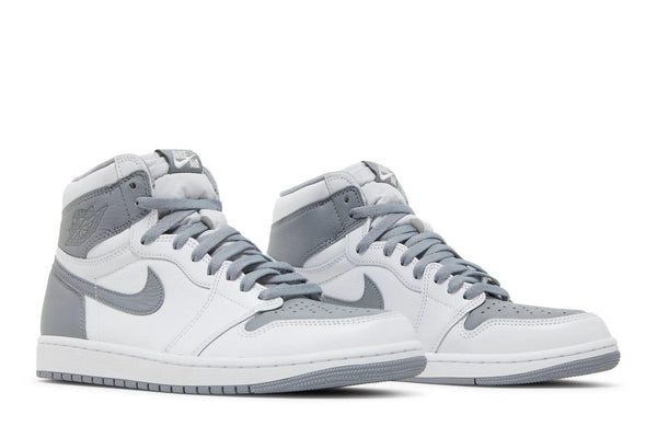 Tênis Nike Air Jordan 1 High OG Stealth Cinza por R$ 1.999,90 em