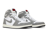 Vista frontal do Jordan Nike Air Jordan 1 High OG Washed Black mostrando biqueira e costuras
