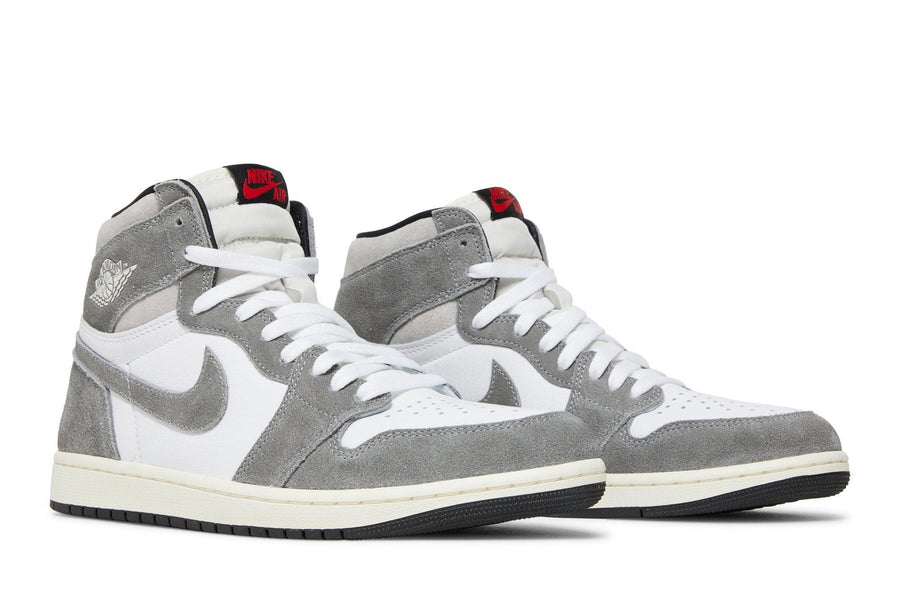 Vista frontal do Jordan Nike Air Jordan 1 High OG Washed Black mostrando biqueira e costuras
