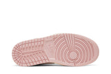 Vista traseira do Jordan Nike Air Jordan 1 High OG Washed Pink mostrando calcanheira e detalhes do solado