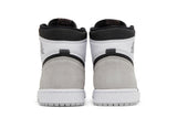 Vista superior do Jordan Nike Air Jordan 1 High Stage Haze mostrando abertura, lingueta e cadarços