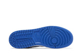 Vista traseira do Jordan Nike Air Jordan 1 Low Alternate Royal Toe mostrando calcanheira e detalhes do solado