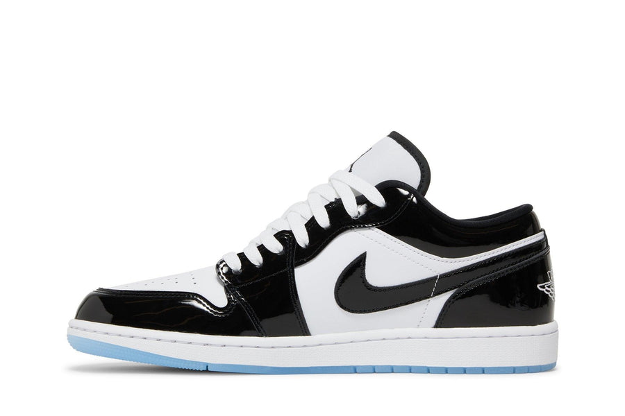 Vista lateral do Jordan Nike Air Jordan 1 Low SE Concord mostrando design do cabedal e logo da marca