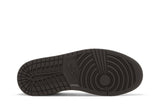 Vista traseira do Jordan Nike Air Jordan 1 Low Shadow Brown mostrando calcanheira e detalhes do solado
