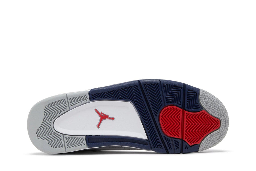 Vista traseira do Jordan Nike Air Jordan 4 Midnight Navy Branco/Azul mostrando calcanheira e detalhes do solado