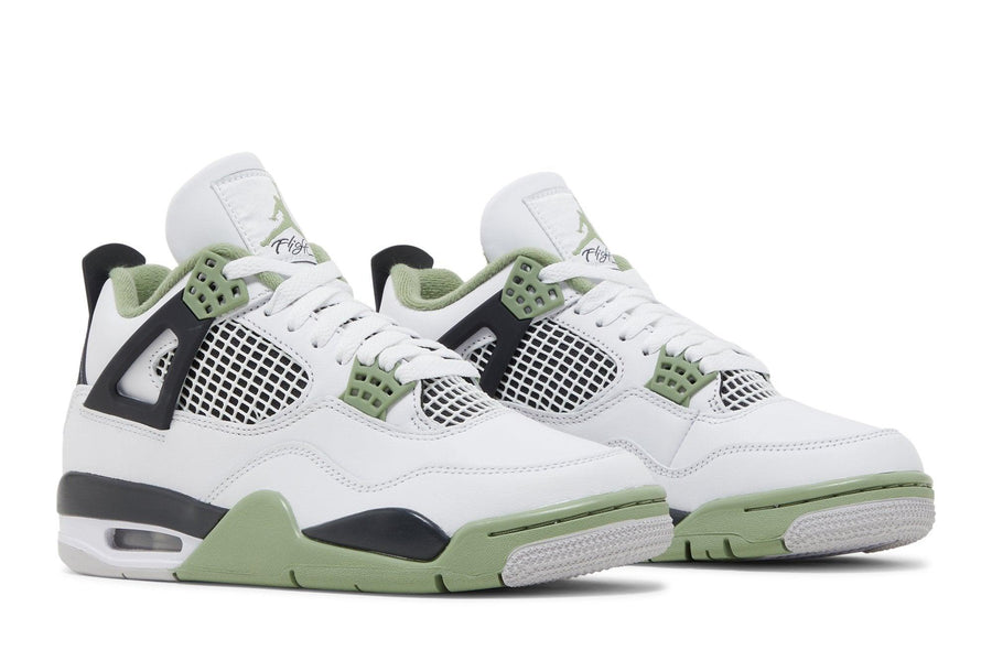 Vista frontal do Jordan Nike Air Jordan 4 Seafoam Branco/Verde mostrando biqueira e costuras