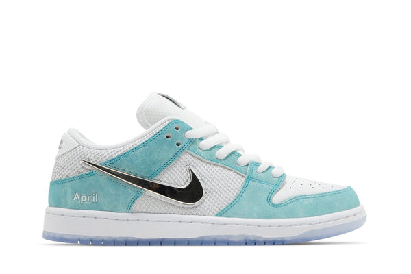 Nike April Skateboards x Nike SB Dunk Low Turbo Green tênis em azul original na LK Sneakers